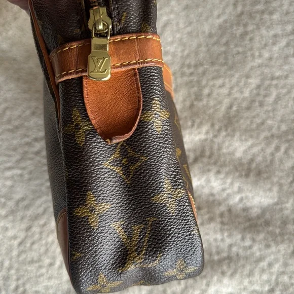 Louis Vuitton Compiegne 28 leather vanity case
Very good condition - Picture 11 of 17